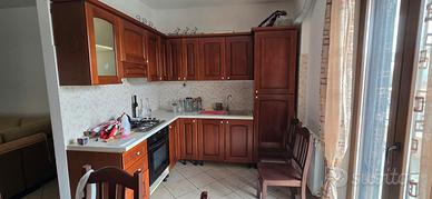 Cucina completa di frigo e forno