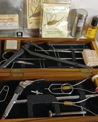 Attrezzatura esche a mosca