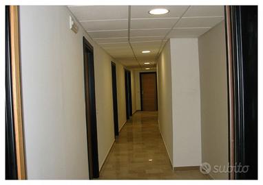Locale p.t. parrucchiere, centro estetico, ufficio