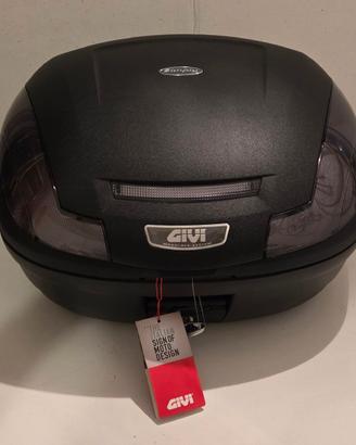Bauletto GIVI E470 TECH NERO con piastra. NUOVO