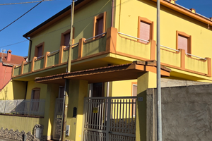 Casa indipendente su tre livelli