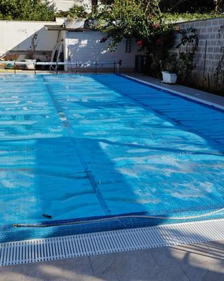 copertura isotermica a doppia bolla per piscina