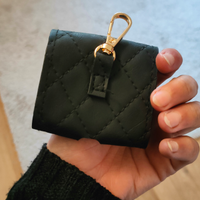 Custodia nera per airpods