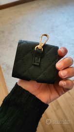 Custodia nera per airpods