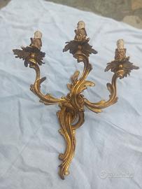 Coppia di applique in bronzo dorato stile Luigi XV