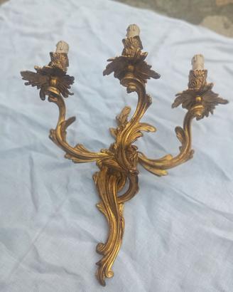 Coppia di applique in bronzo dorato stile Luigi XV