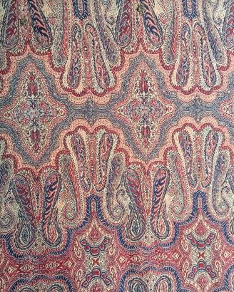 La bellezza della tradizione nei fili del Termeh