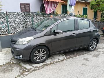 yaris 1000 lounge perfetta 