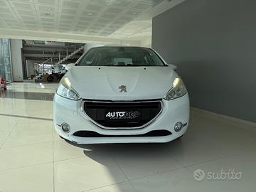 PEUGEOT 208 1.4 HDi 68 CV 5p. Allure