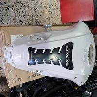 Serbatoio moto cfmoto mt650 650 mt usato