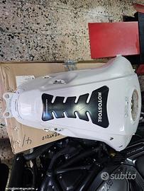 Serbatoio moto cfmoto mt650 650 mt usato