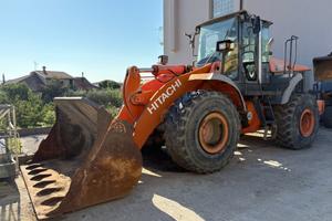 Pala gommata Hitachi ZW220