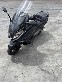 Kymco AK550