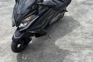 Kymco AK550