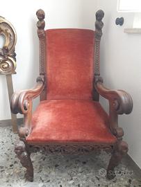 coppia di poltrone stile rinascimentale. 