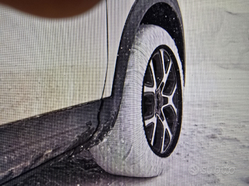 Venditore in concessionaria di auto