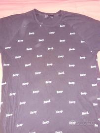 t-shirt nera 