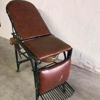 Lettino di ambulatorio medico da antiquariato