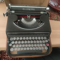 Antica macchina da scrivere Olivetti Studio 42 