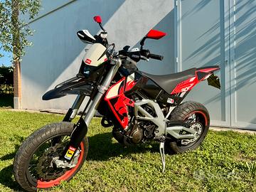 Aprilia sxv 550 motard depotenziata a libretto