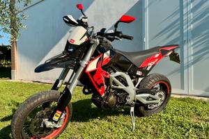 Aprilia sxv 550 motard depotenziata a libretto