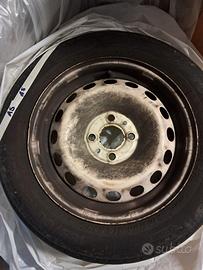 gomme auto e cerchi 185 60 R 14 per punto.