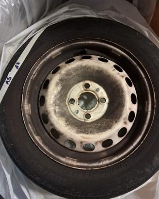 gomme auto e cerchi 185 60 R 14 per punto.