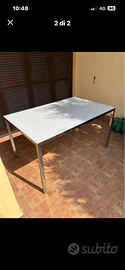 Tavolo con piano in vetro temperato