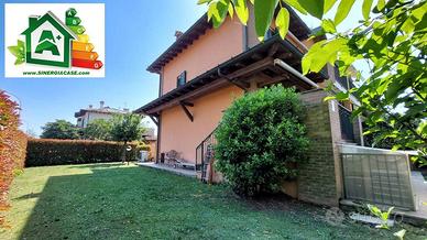 Villa di 200 m² con 4 locali e box auto doppio a A