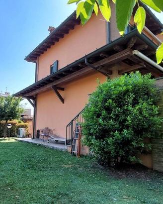 Villa di 200 m² con 4 locali e box auto doppio a A
