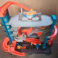 Hot Wheels city garage delle acrobazie