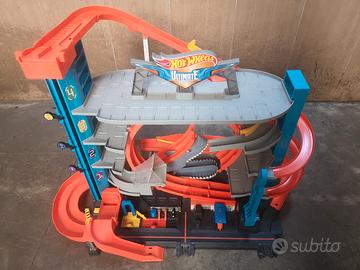 Hot Wheels city garage delle acrobazie