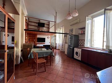 2 LOCALI A NAPOLI