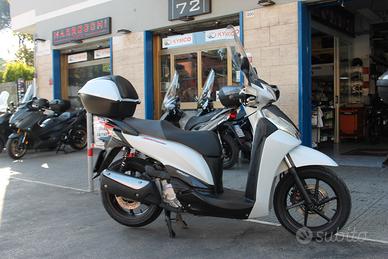 Honda SH 300 abs Sport bianco CHIAMA 3495023588