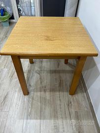 Tavolo 4 posti, legno