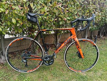Bici da corsa KTM taglia XL o 59