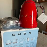 Bollitore rosso smeg