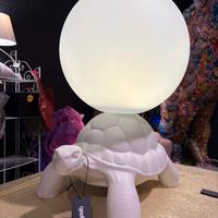 Lampada tartaruga bianca Qeeboo SCONTO