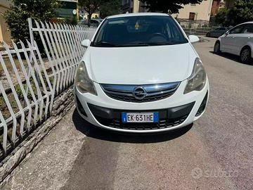 Opel corsa 2012 benzina gpl
