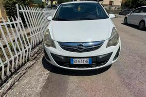 Opel corsa 2012 benzina gpl