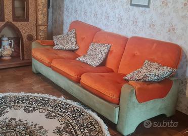 TRIS DIVANI IN VELLUTINO