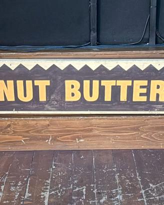 2 PEANUT BUTTER CUPS - insegna