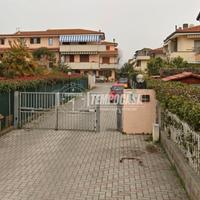 VILLA A SCHIERA DI TESTA