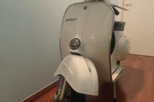 Piaggio Vespa 125 Primavera restauro totale ASI