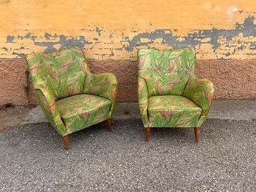 Due poltrone in tessuto verde vintage anni 50