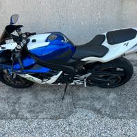 Yamaha r1