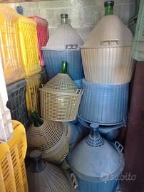 damigiane in vetro.