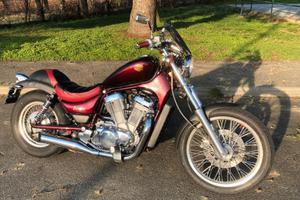 SUZUKI Intruder VS 750
