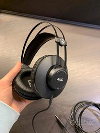AKG K52