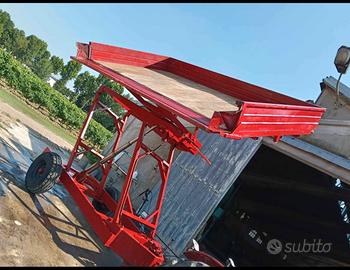 Carro vasca per vendemmia